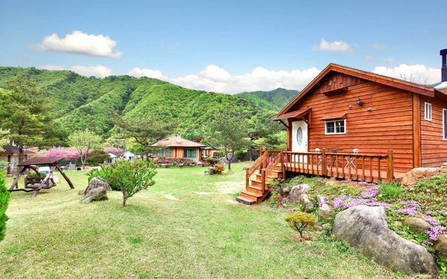 진안 데미샘큰바위펜션