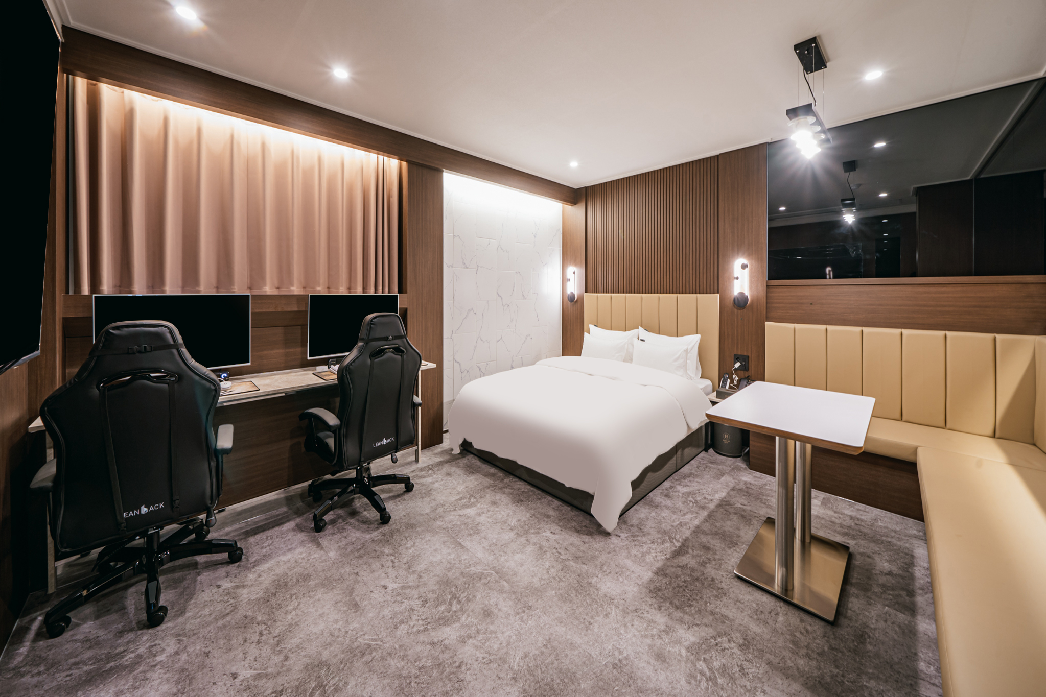 room detail thumbnail 0