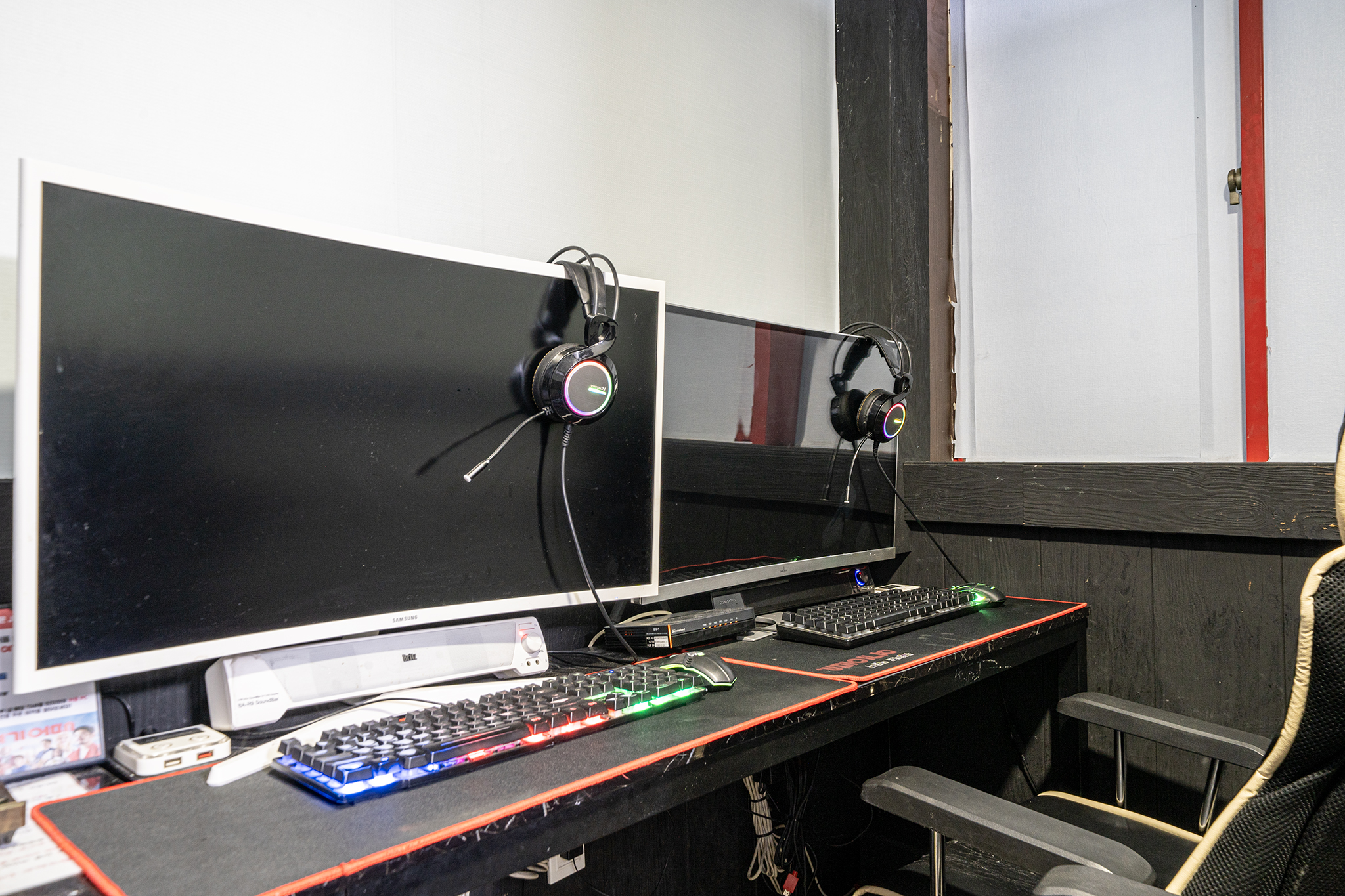 room detail thumbnail 2