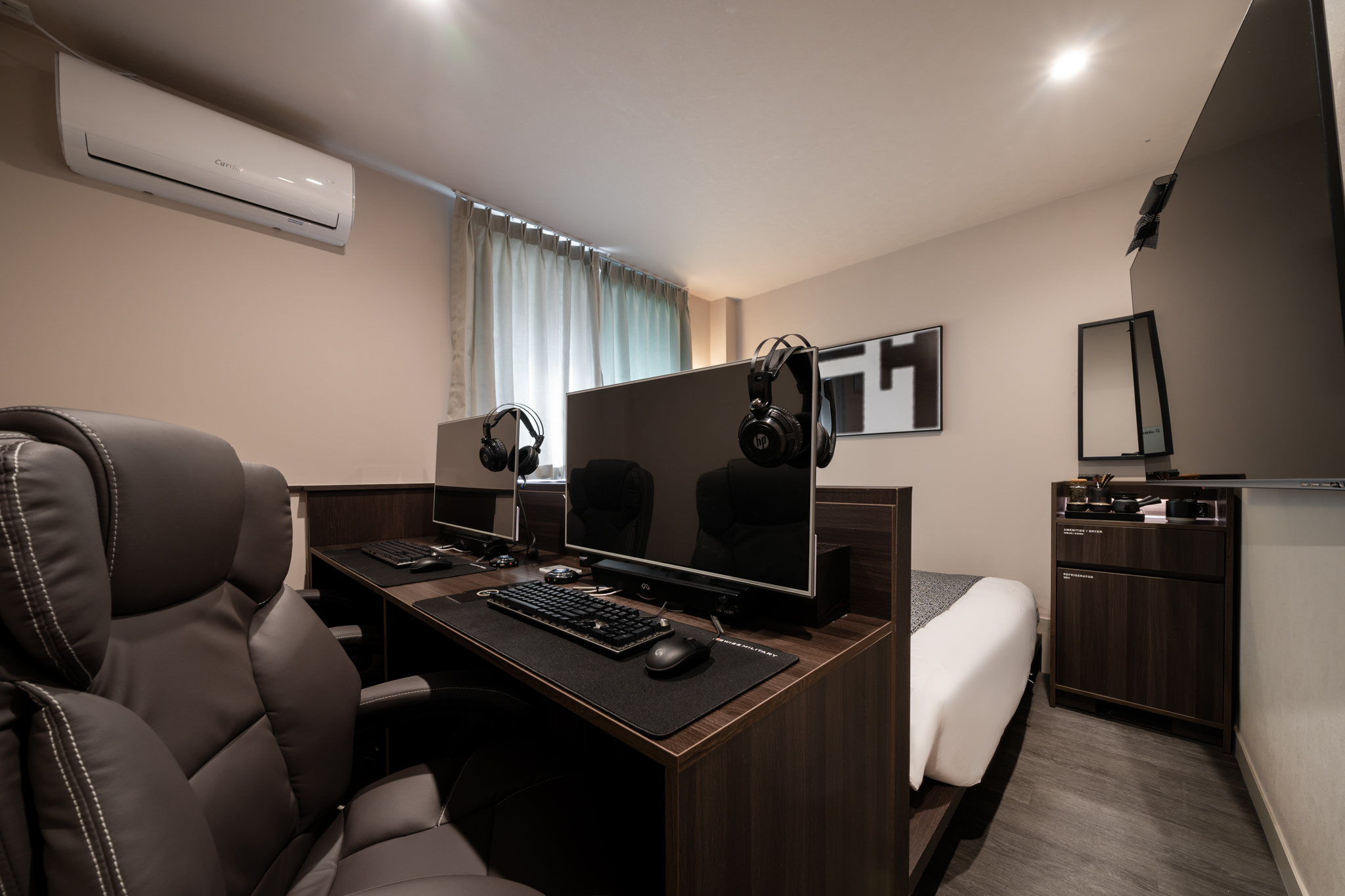 room detail thumbnail 2