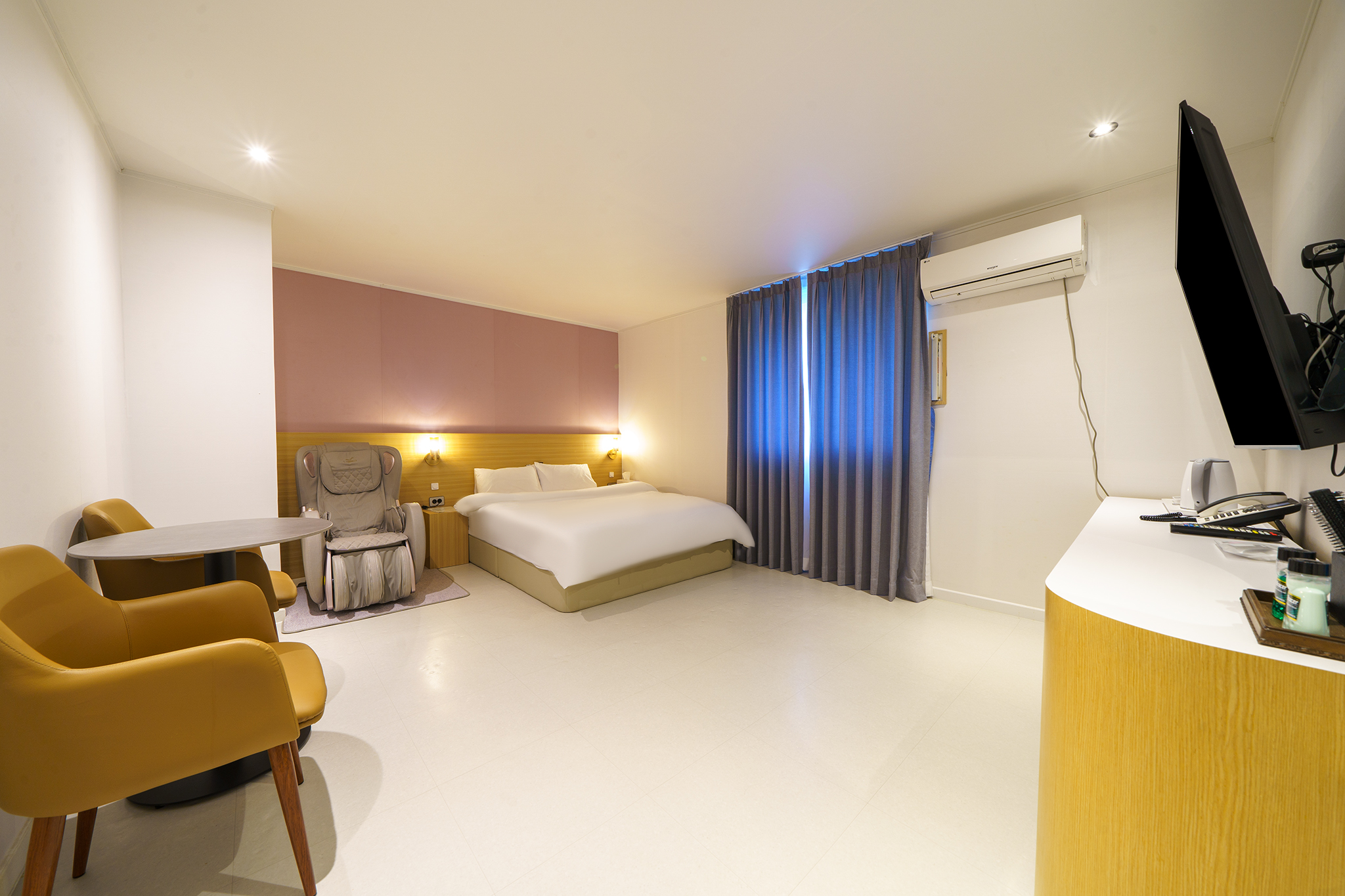 room detail thumbnail 0