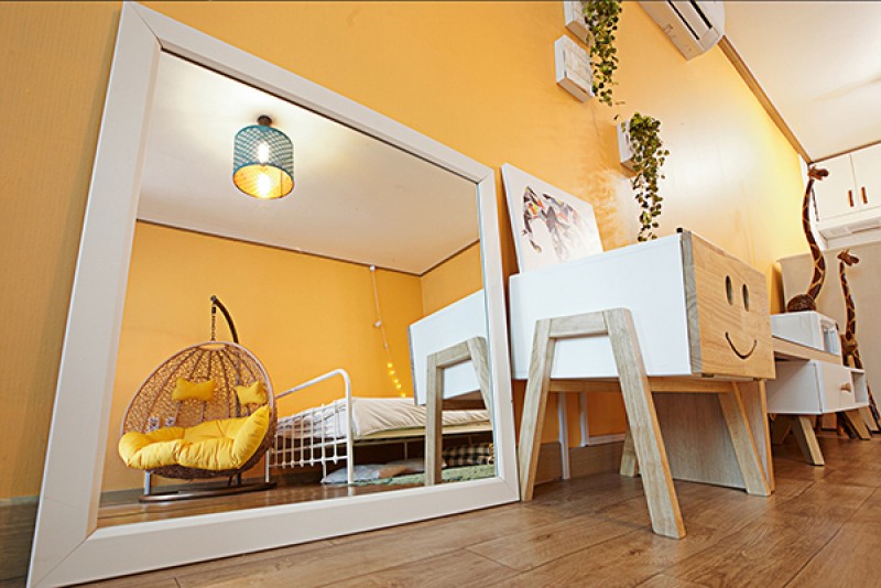 room detail thumbnail 1