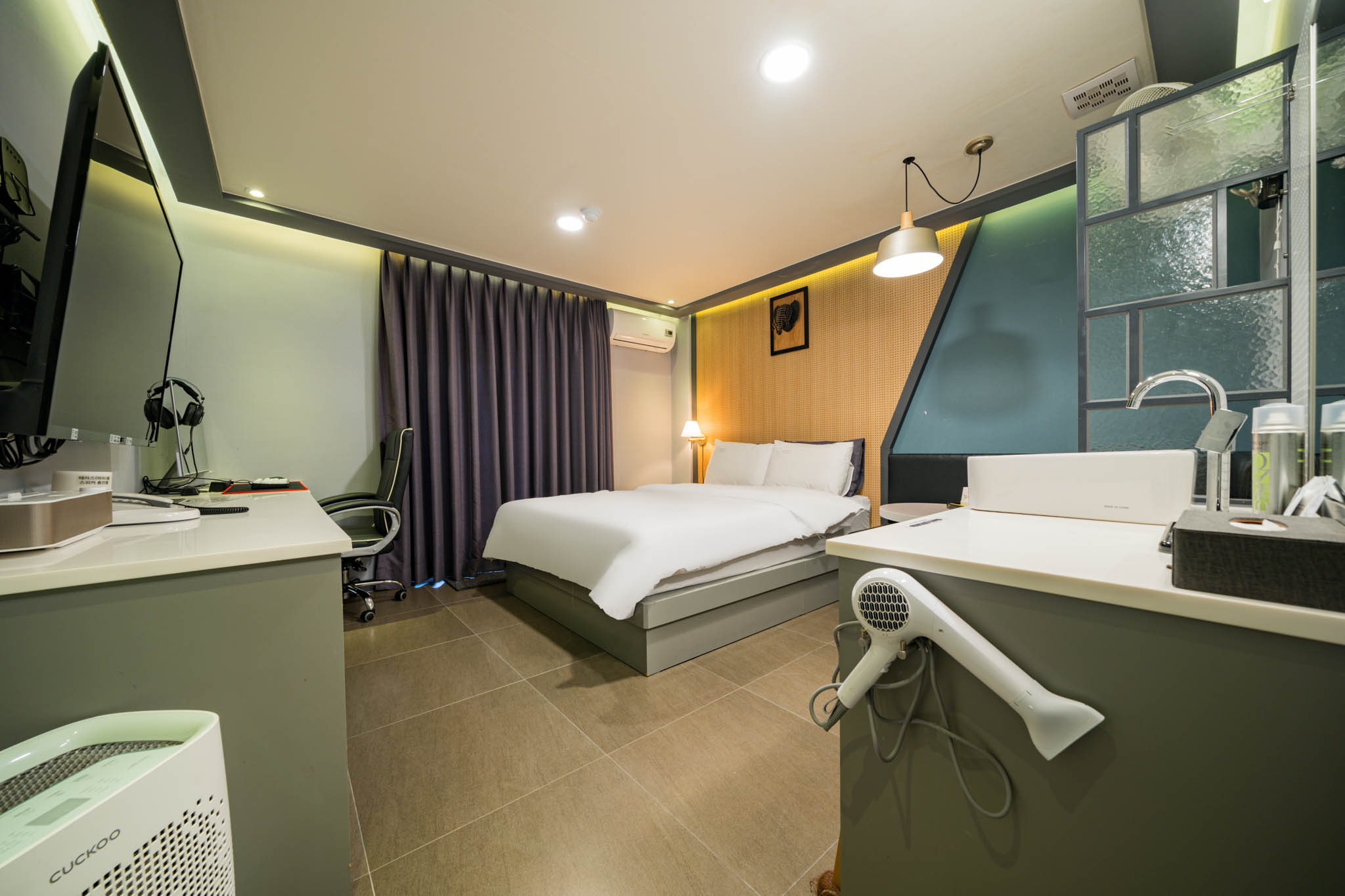 room detail thumbnail 0