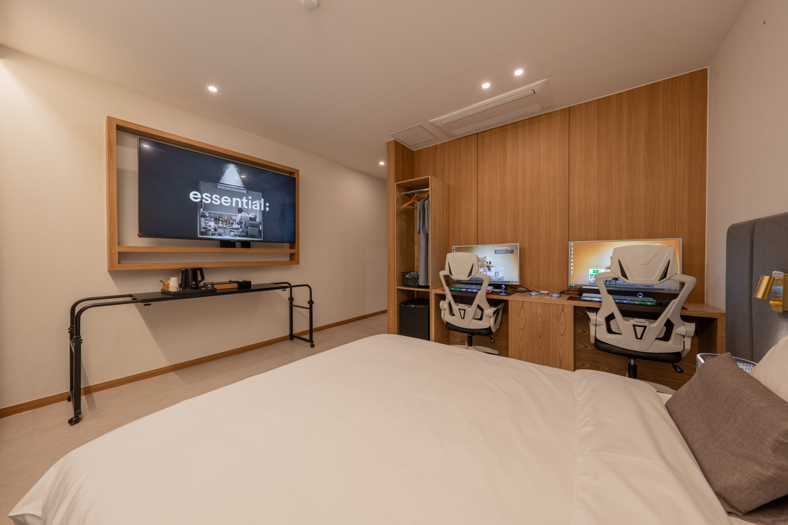 room detail thumbnail 0