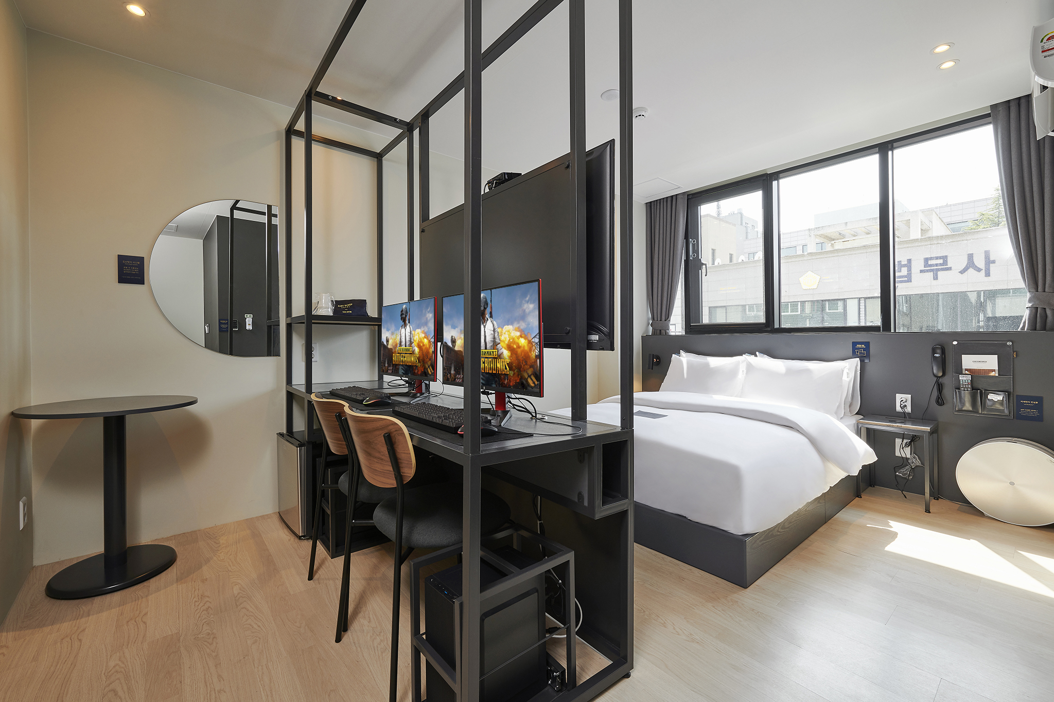 room detail thumbnail 0