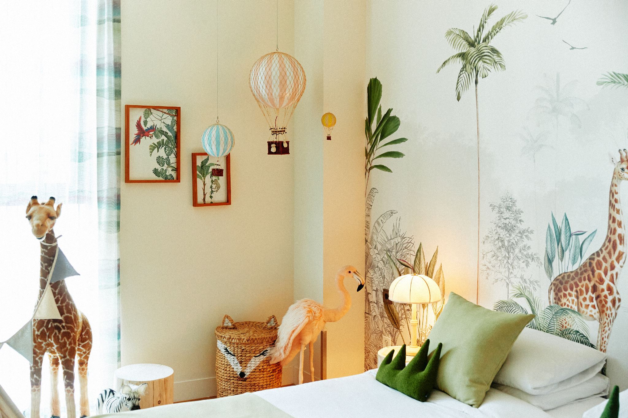 room detail thumbnail 2