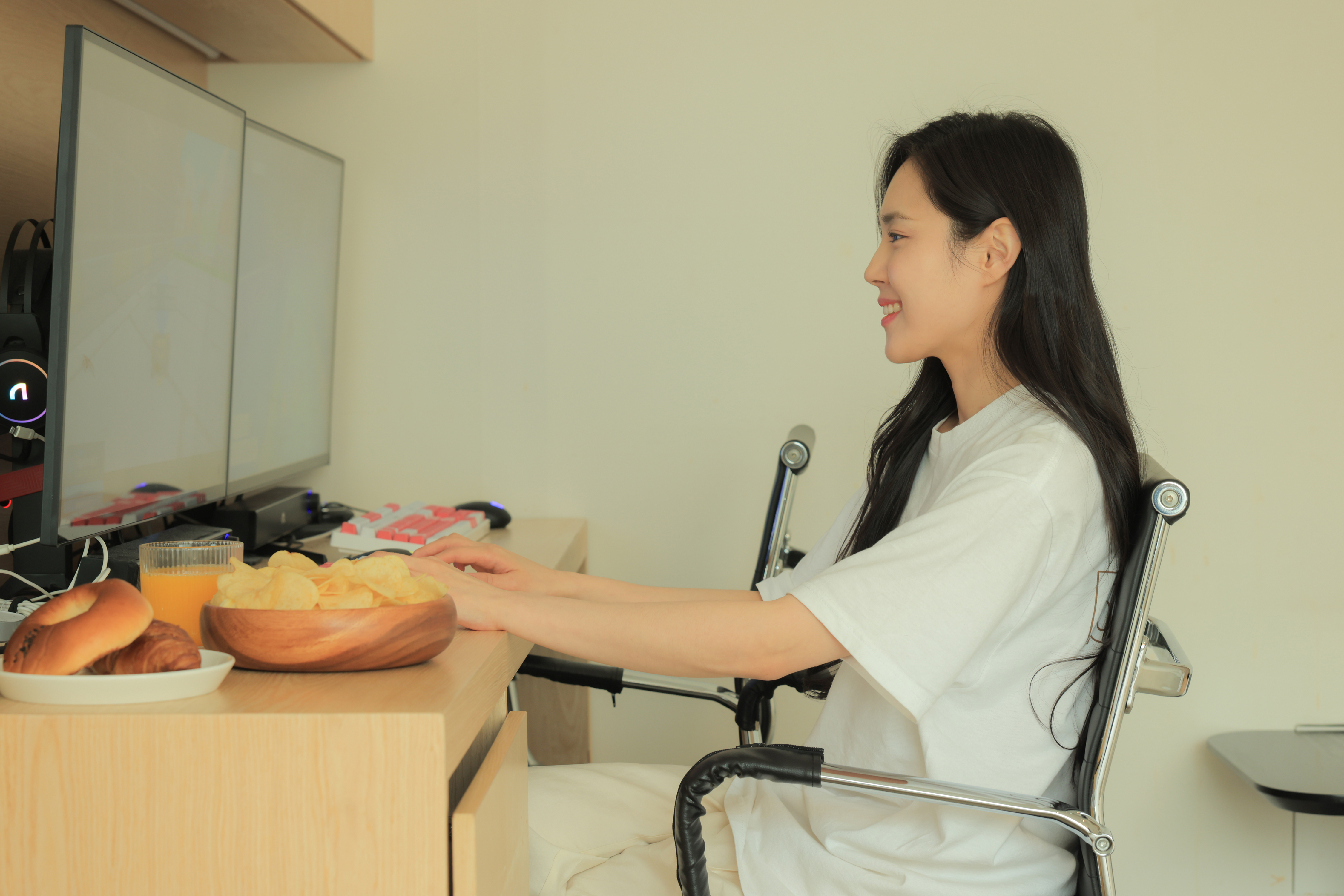 room detail thumbnail 1