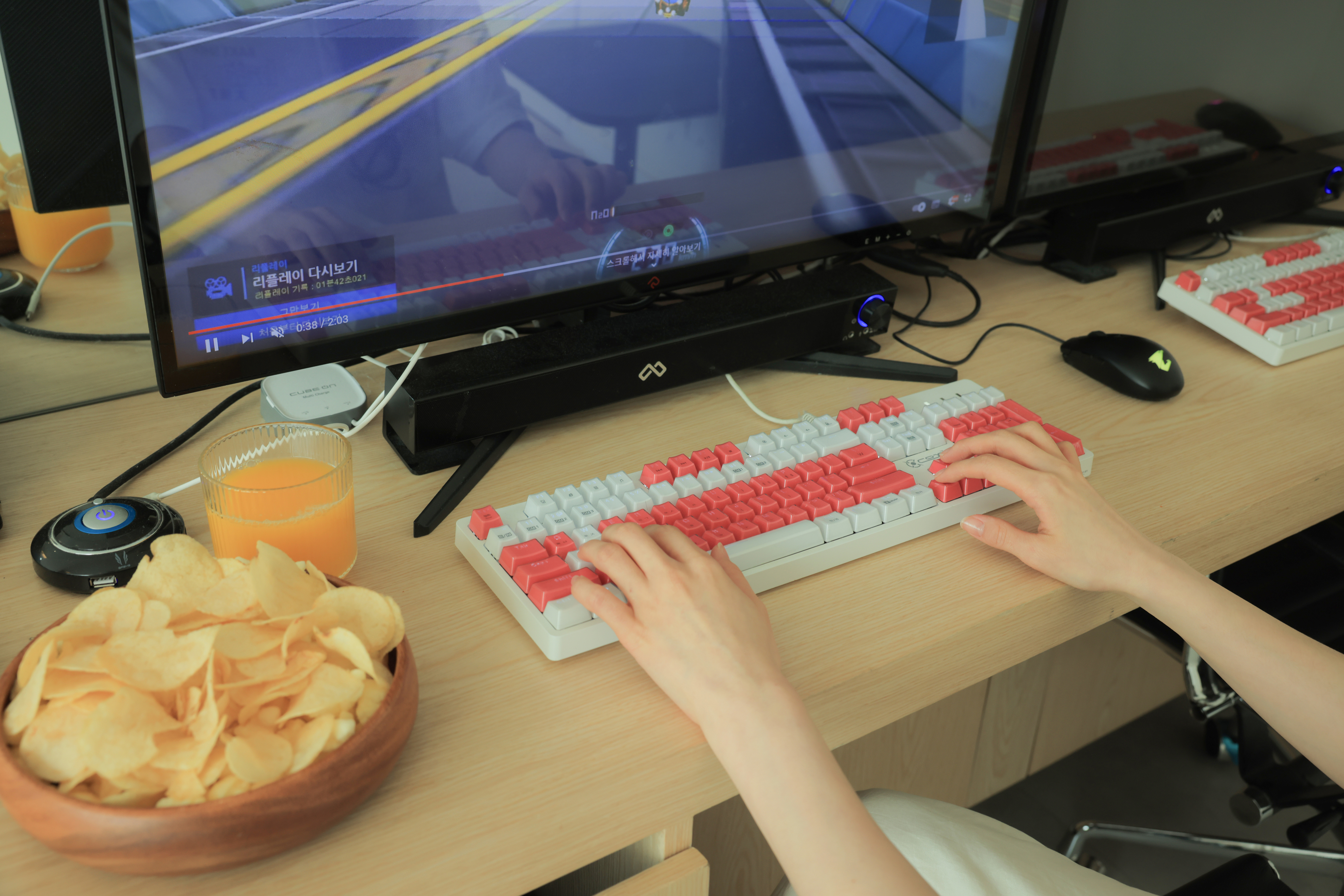 room detail thumbnail 2