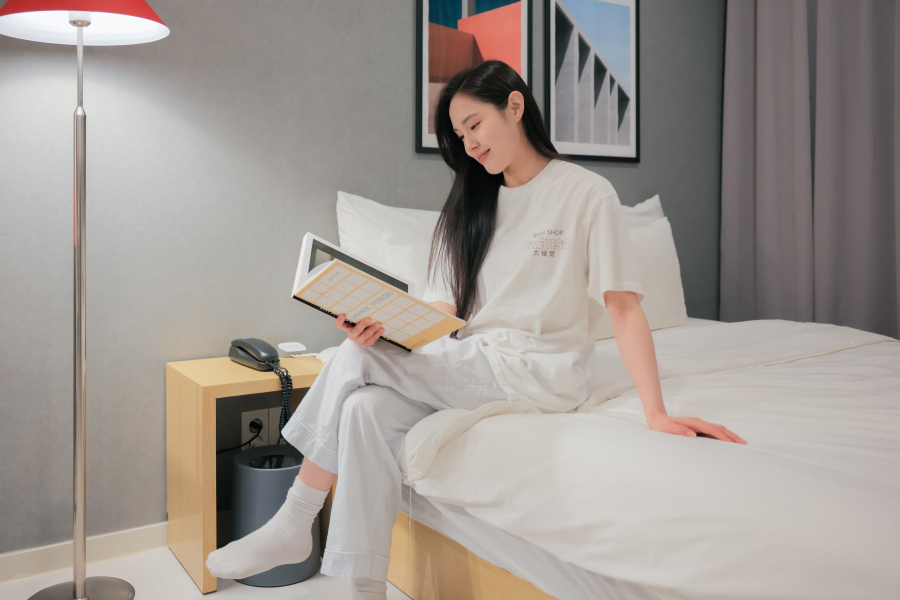 room detail thumbnail 2