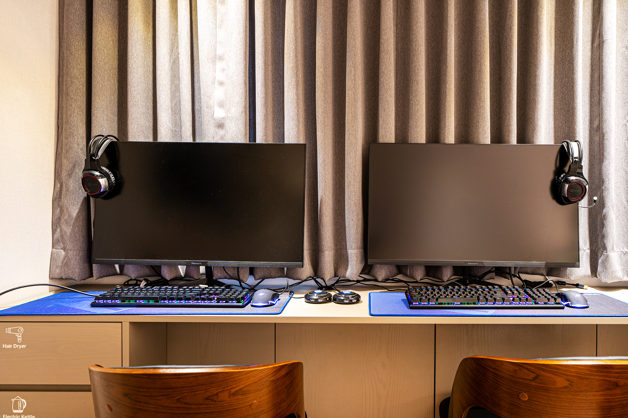 room detail thumbnail 2