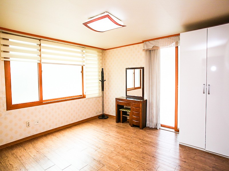 https://yaimg.yanolja.com/v5/2024/05/18/12/664898d654e8c2.60586022.jpg
