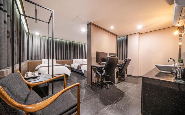 진주 여우비 호텔