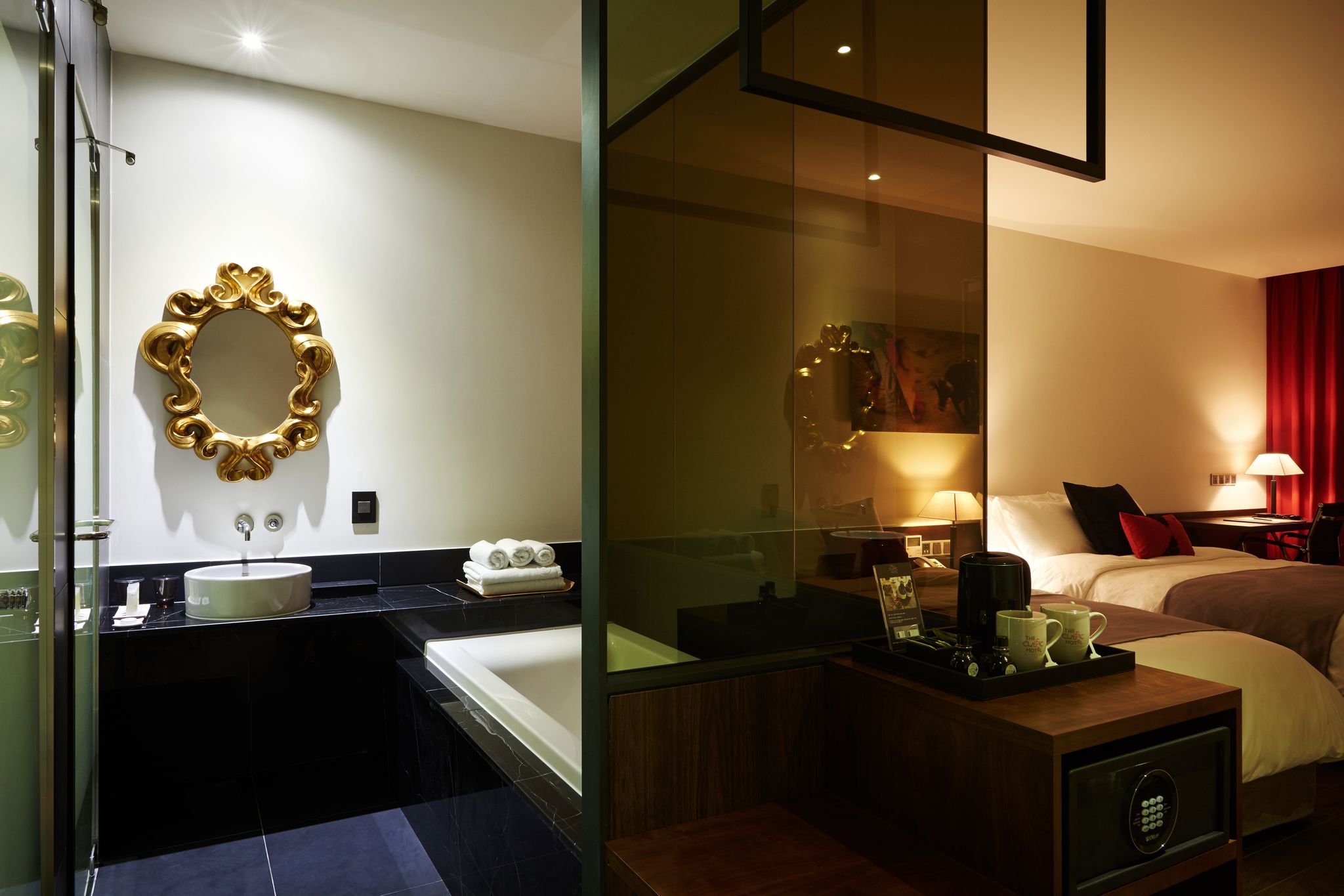 room detail thumbnail 2