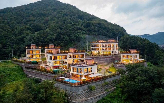 청도 까사로마풀빌라