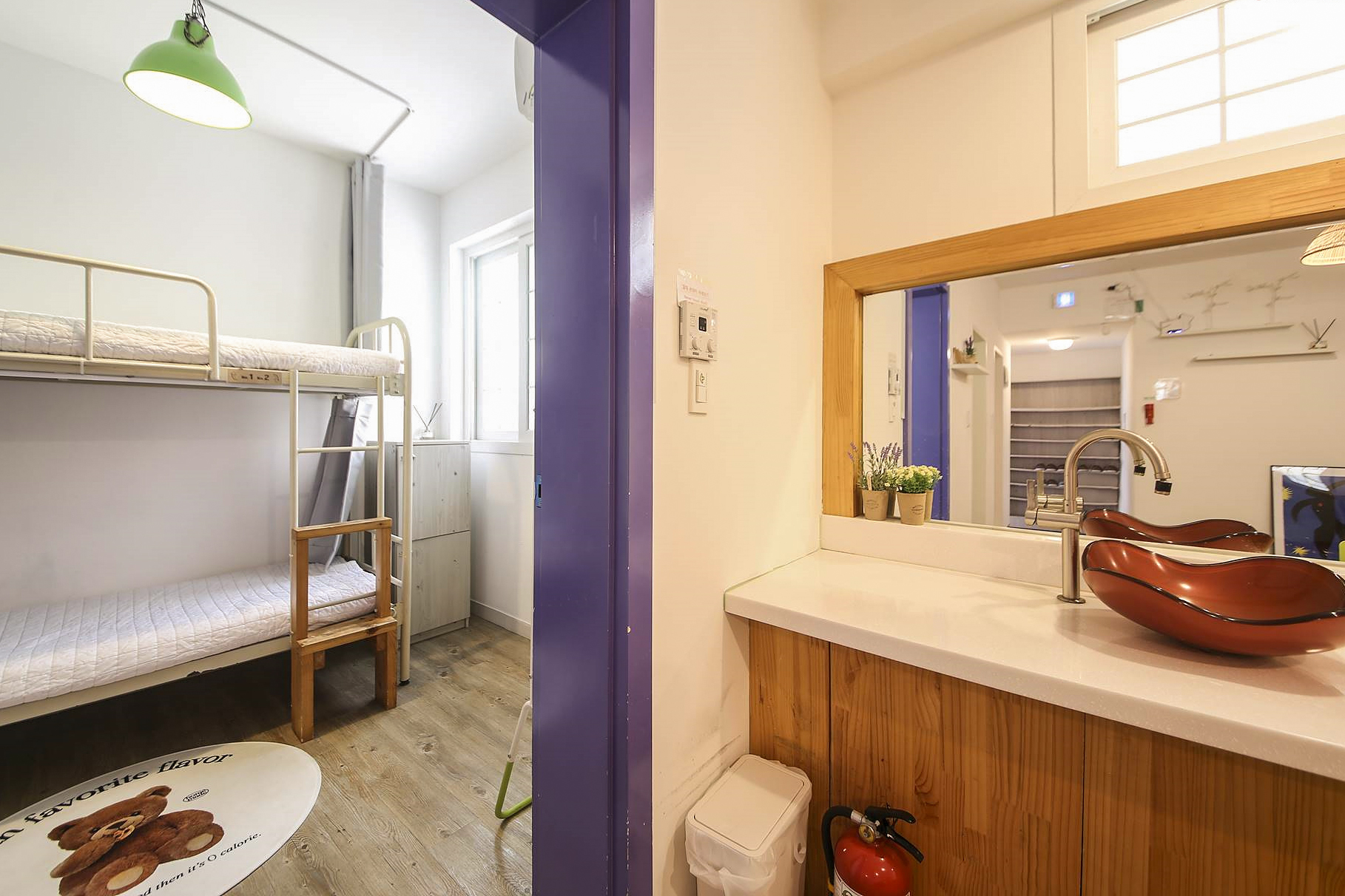 room detail thumbnail 2