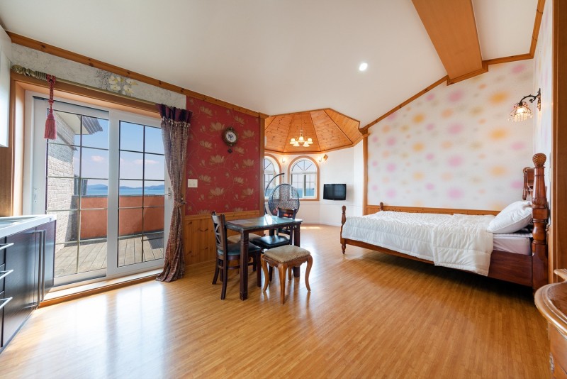 https://yaimg.yanolja.com/v5/2024/05/24/15/6650abce4bed74.39944637.jpg