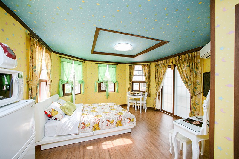 room detail thumbnail 0