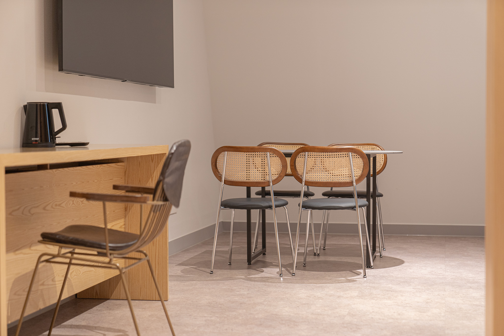 room detail thumbnail 1