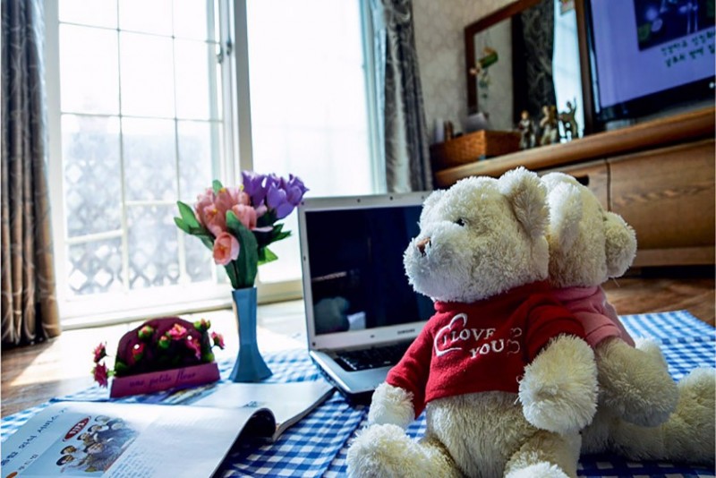 room detail thumbnail 2