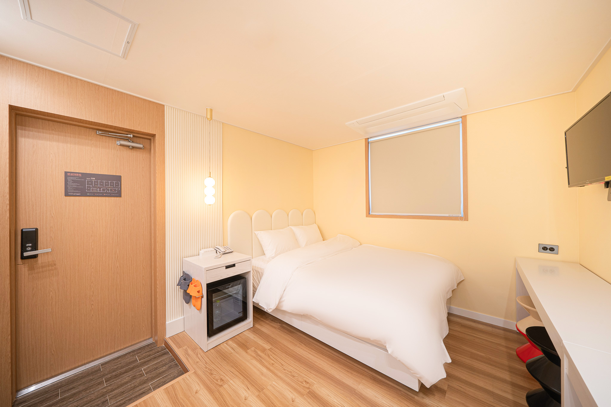 room detail thumbnail 0