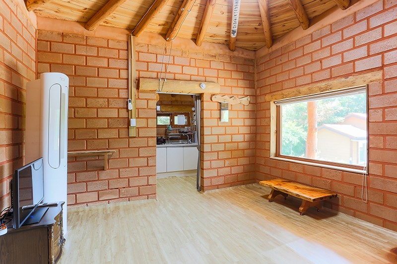 https://yaimg.yanolja.com/v5/2024/06/06/14/6661ce52727f91.47042764.jpg
