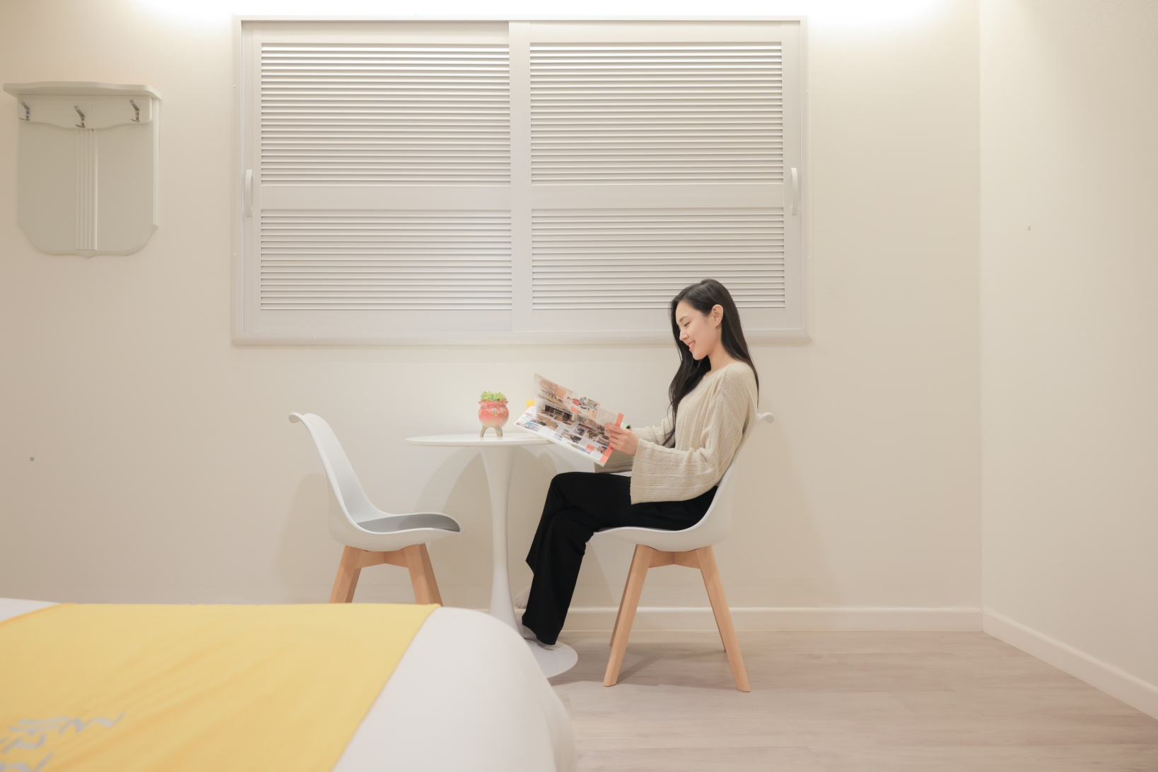 room detail thumbnail 1