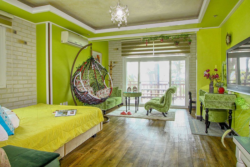 room detail thumbnail 0