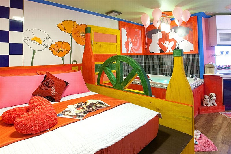 room detail thumbnail 1