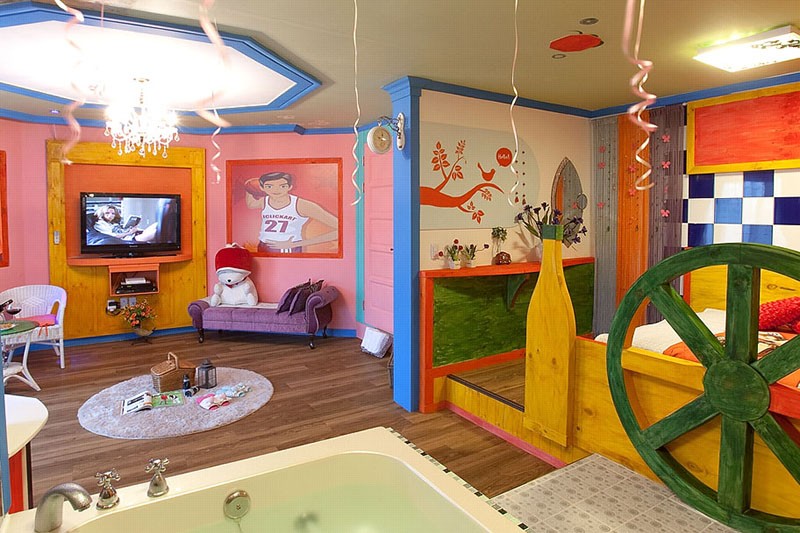 room detail thumbnail 2