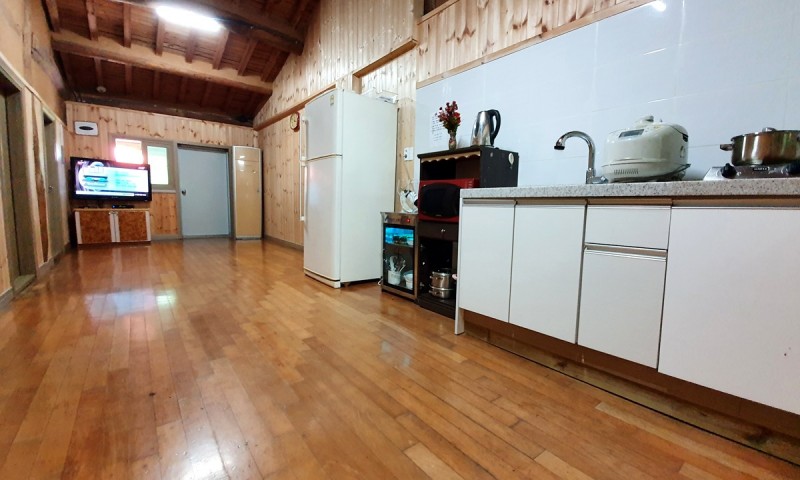 https://yaimg.yanolja.com/v5/2024/06/17/12/66702d1f3cffa9.66171402.jpg