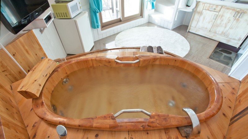 room detail thumbnail 2