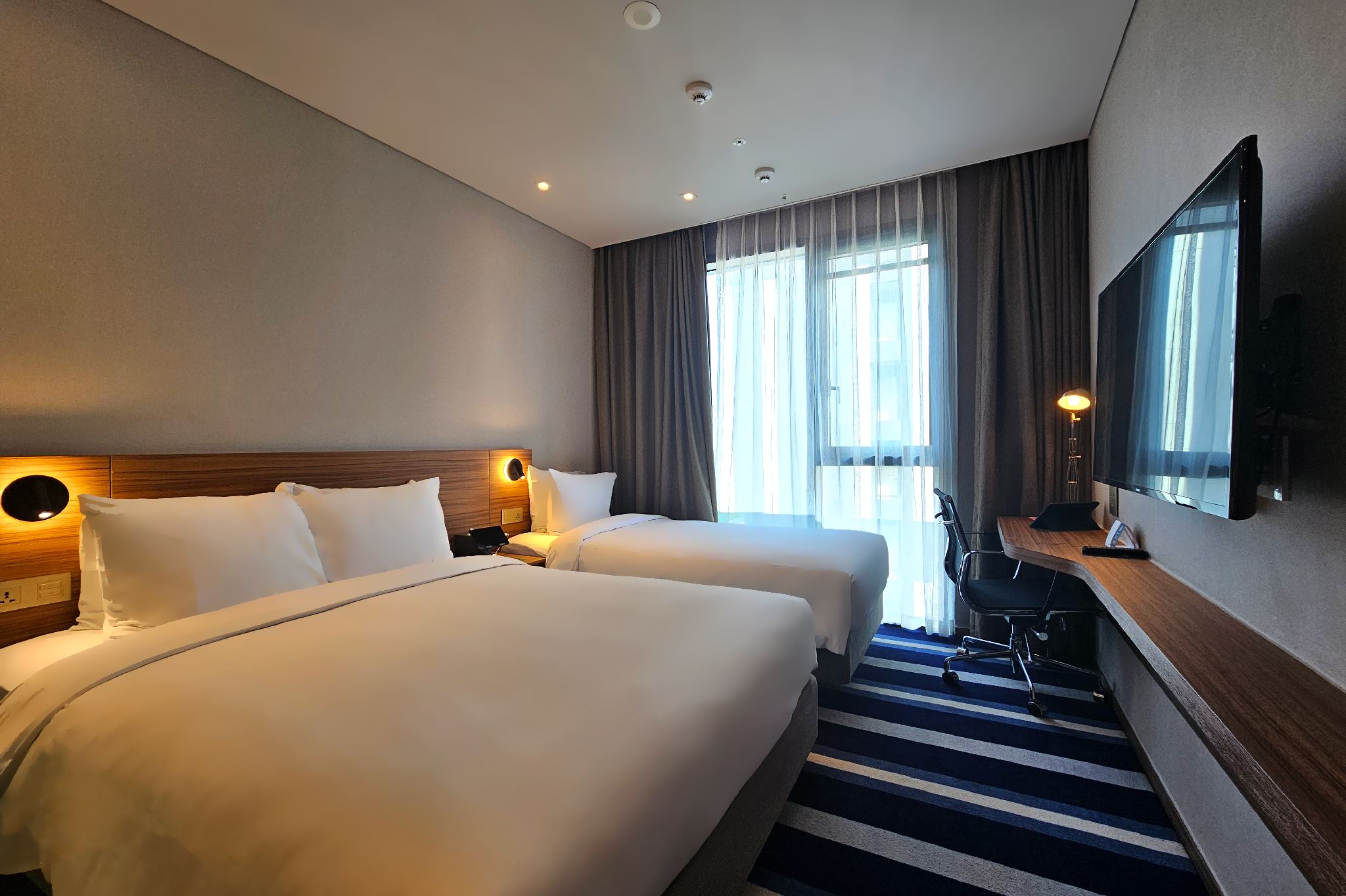 room detail thumbnail 0