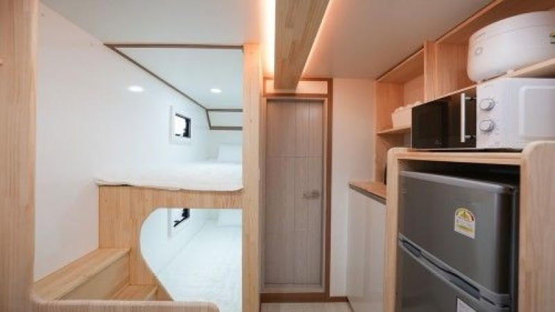 room detail thumbnail 2