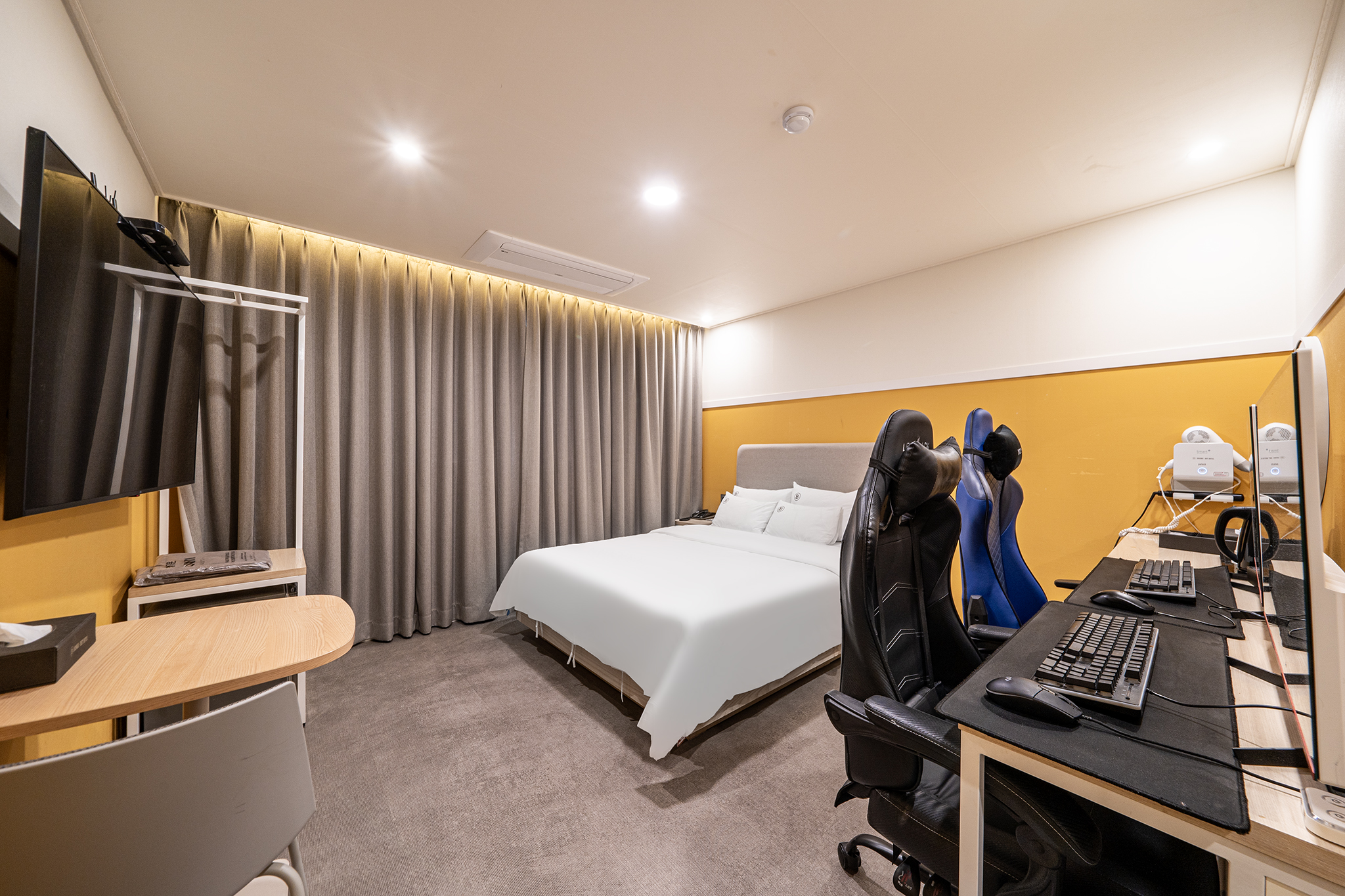 room detail thumbnail 0