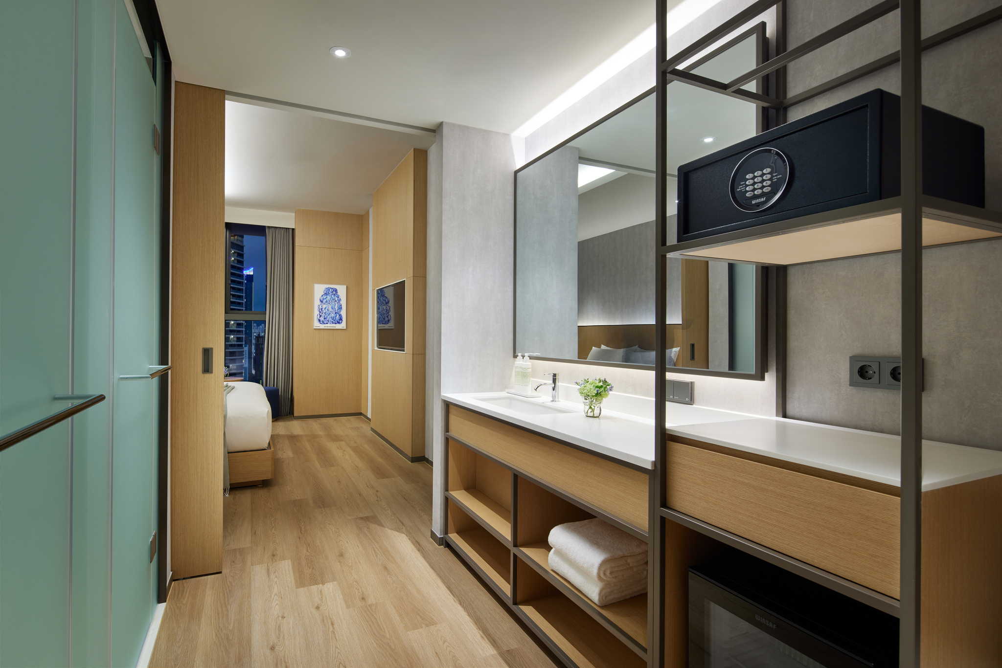 room detail thumbnail 1