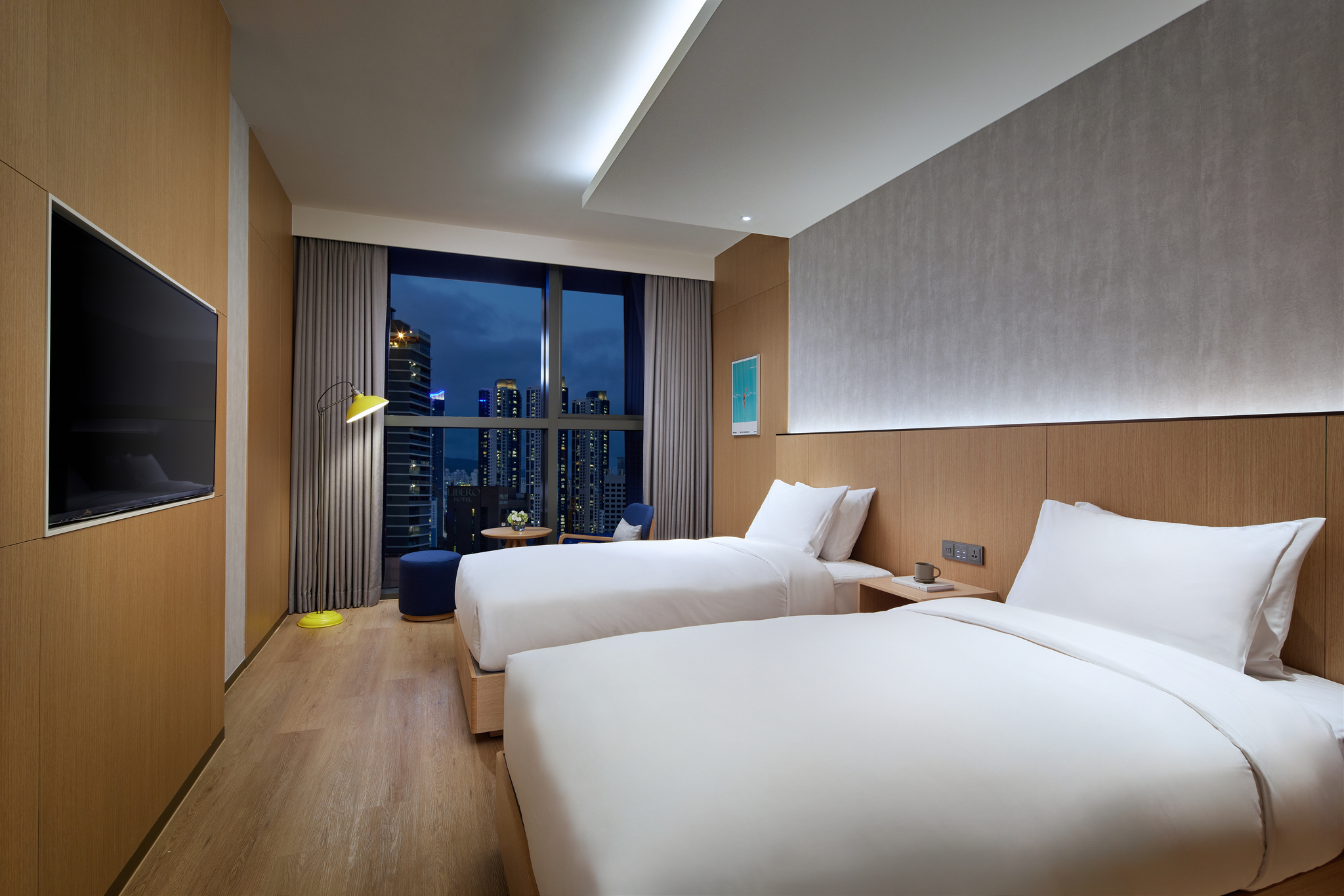 room detail thumbnail 1