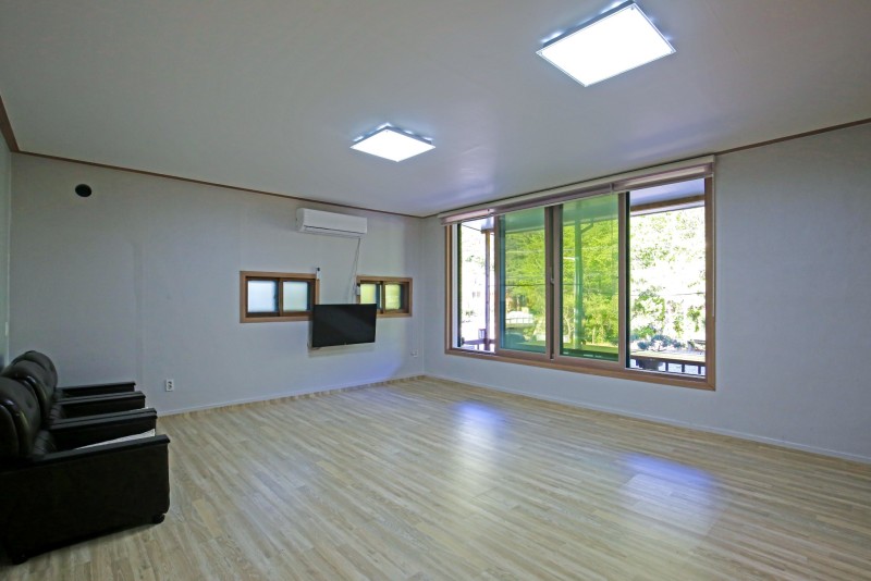 https://yaimg.yanolja.com/v5/2024/07/06/13/66894dbde30f66.20324347.JPG