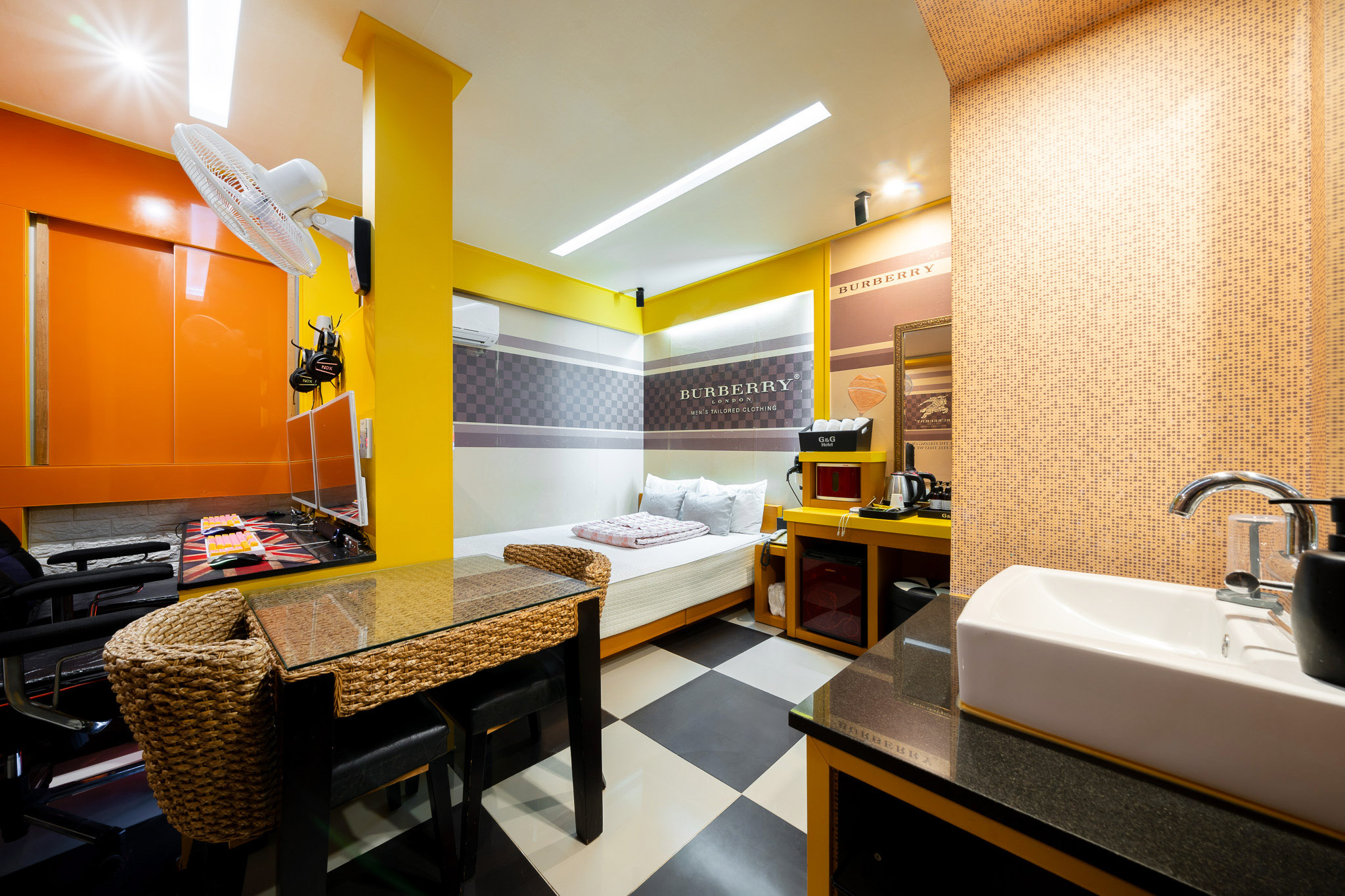 room detail thumbnail 1