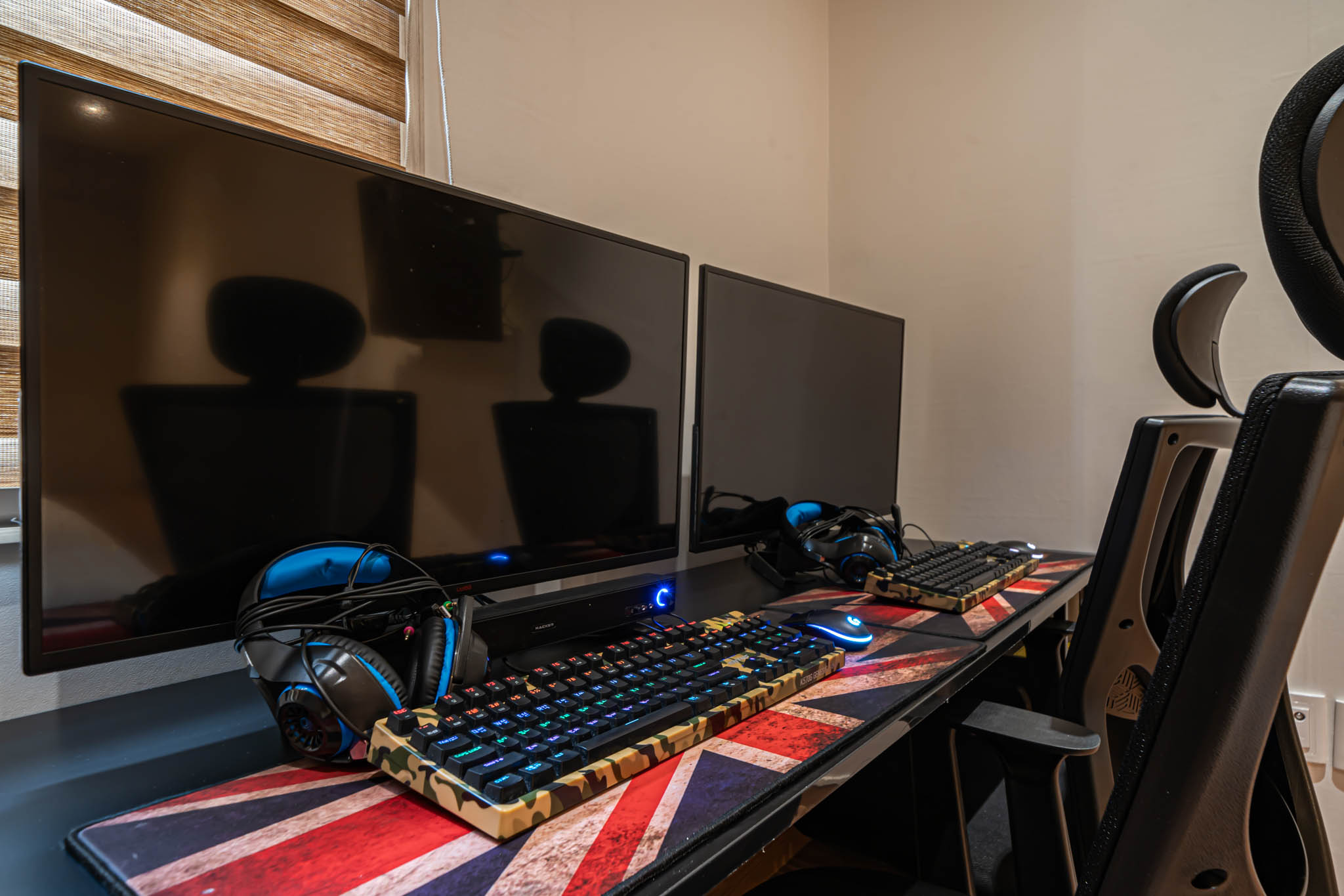 room detail thumbnail 2