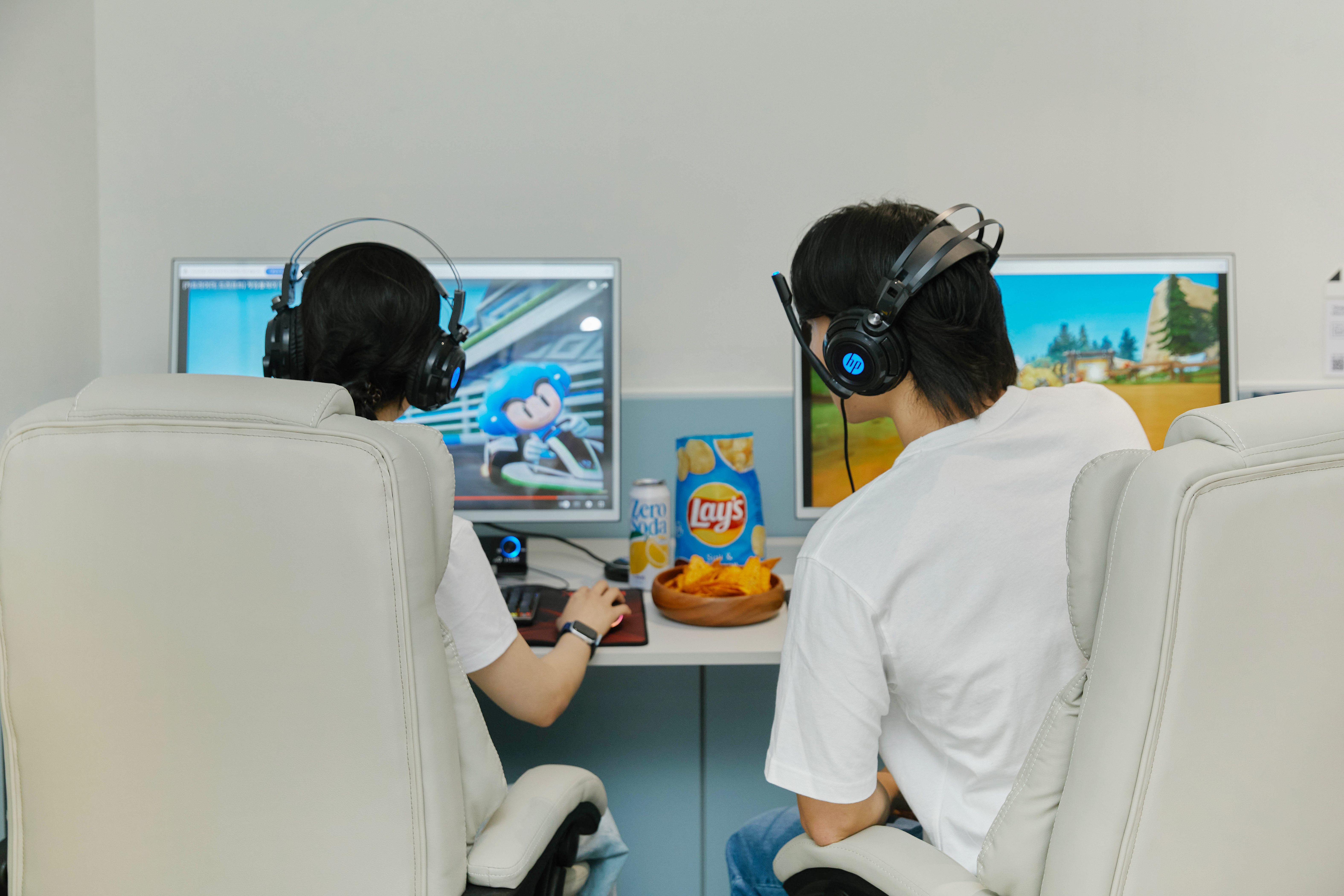 room detail thumbnail 2