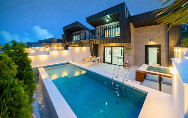 남해 모네즈풀빌라