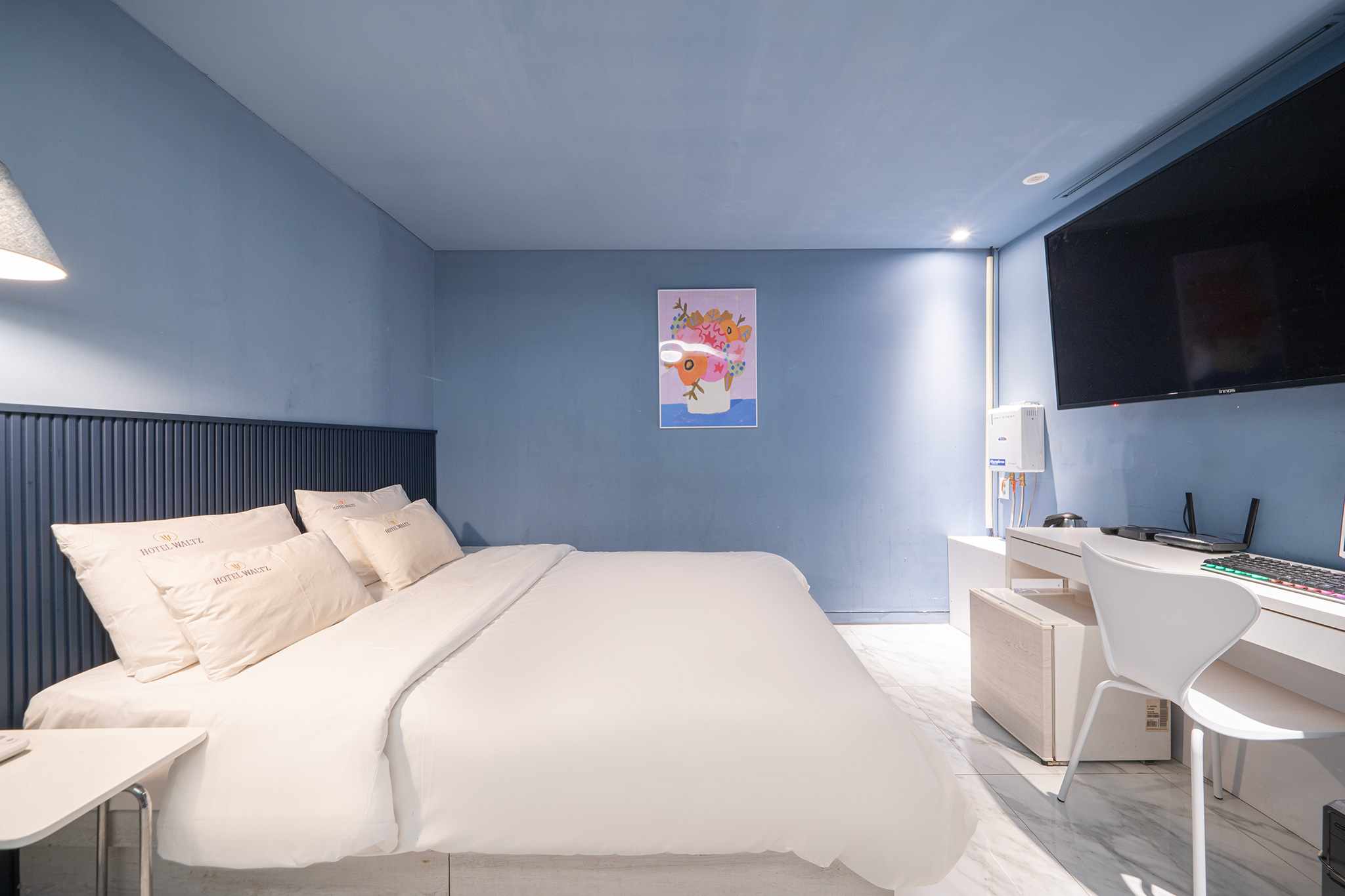 room detail thumbnail 1