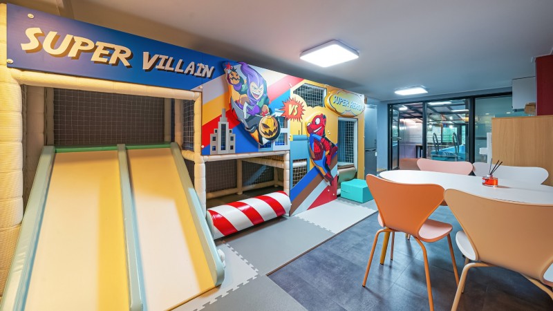 room detail thumbnail 2