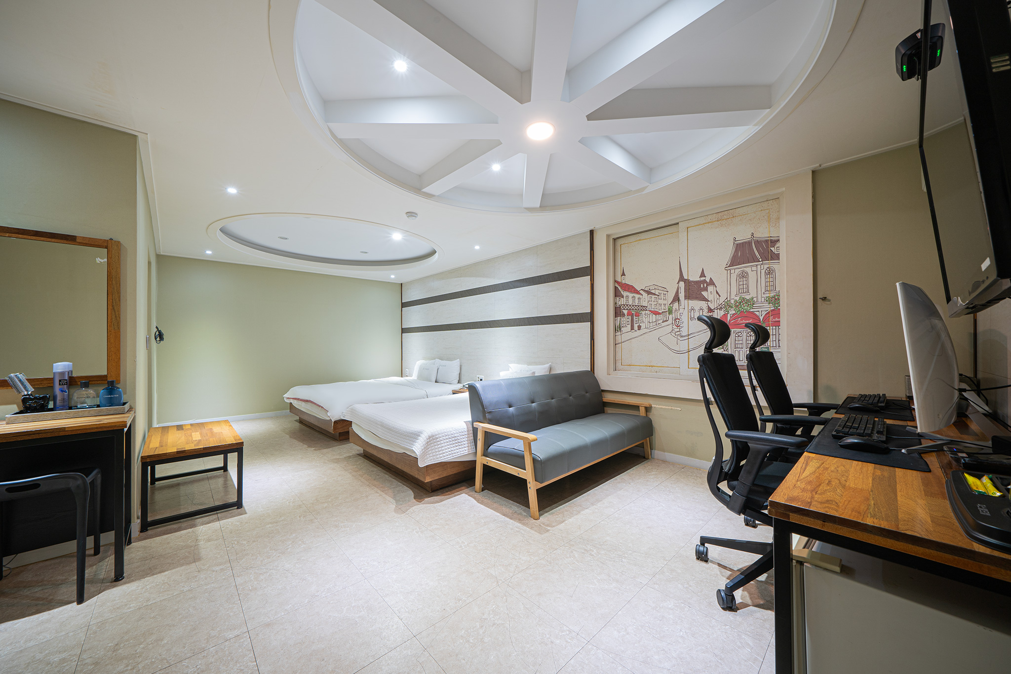 room detail thumbnail 0