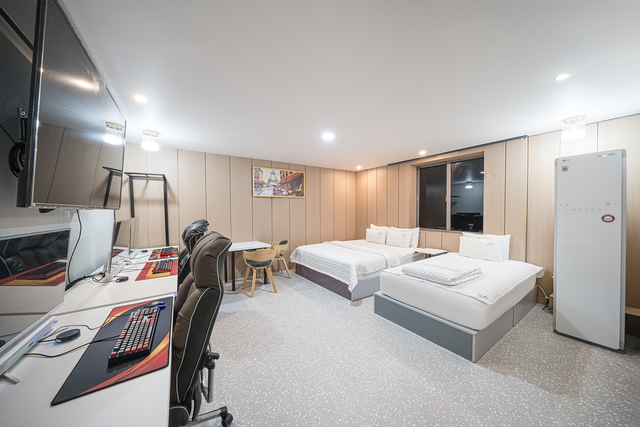 room detail thumbnail 0