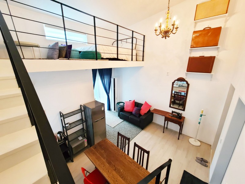 room detail thumbnail 2