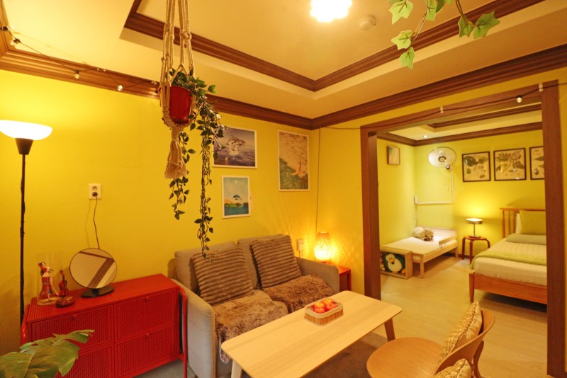 room detail thumbnail 1