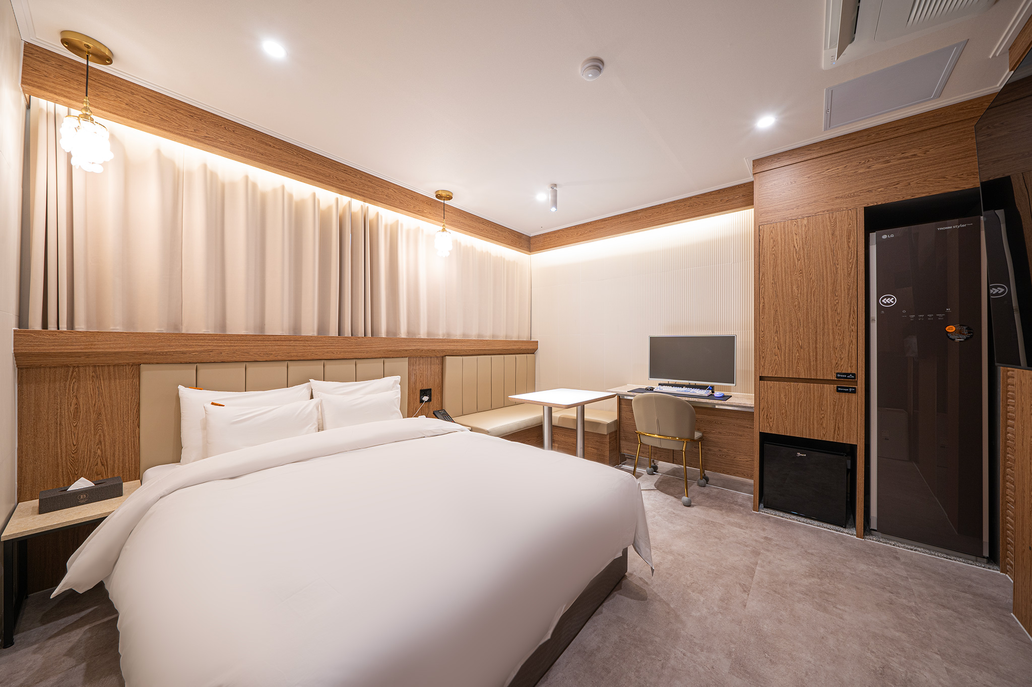 room detail thumbnail 0