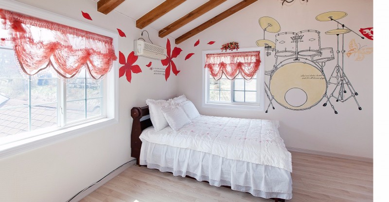 room detail thumbnail 2