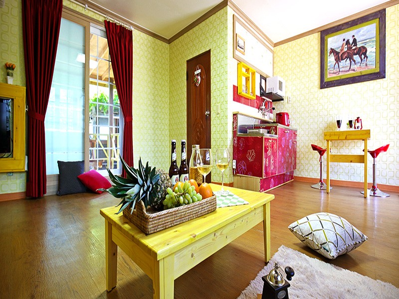 room detail thumbnail 1